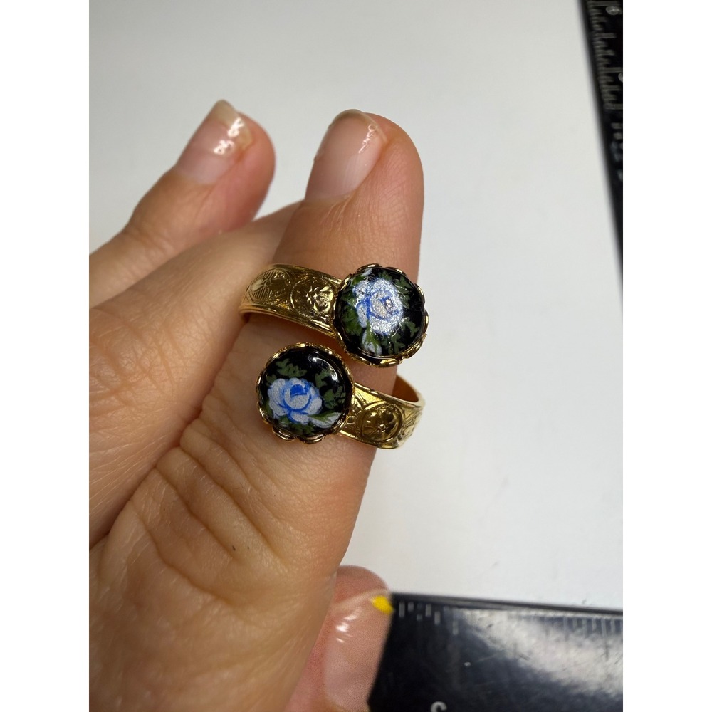 Gold Tone Blue Floral Rose Bypass Ring Embossed Scroll Band Size 7.25
